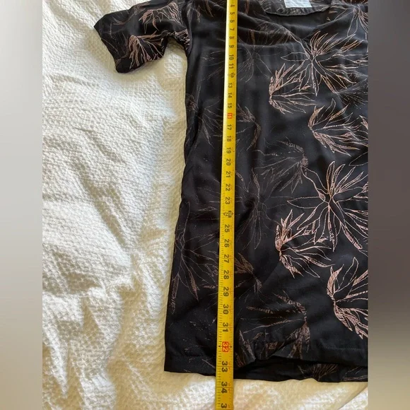 Tonle Black Floral Tunic - Picture 7 of 7